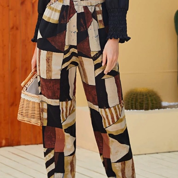 Geo Print Pants. Size XL - Picture 2 of 2